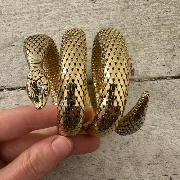 Vintage Whiting And Davis Coiled Mesh Snake Bracelet - Picture 8 of 8